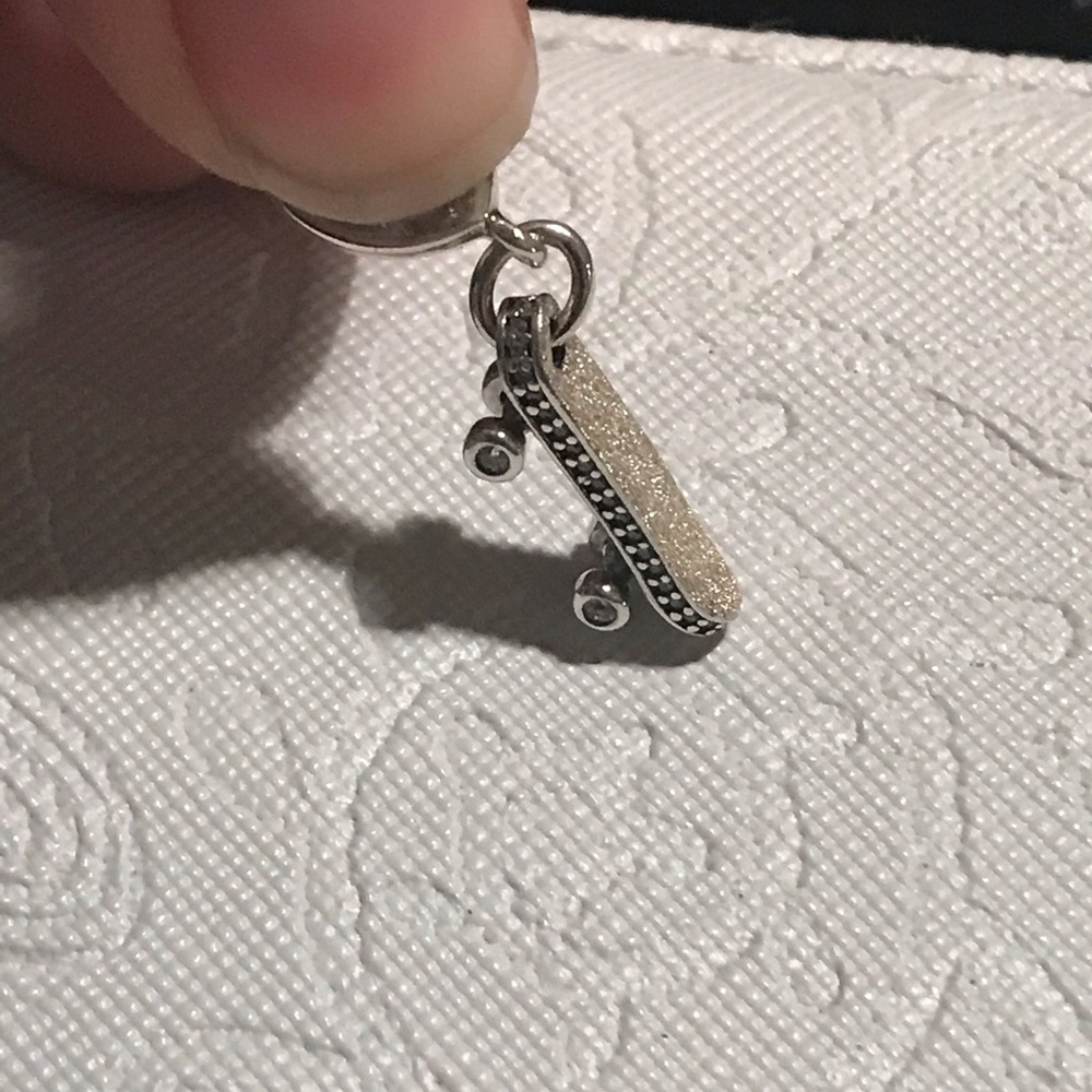 Pandora skateboard charm